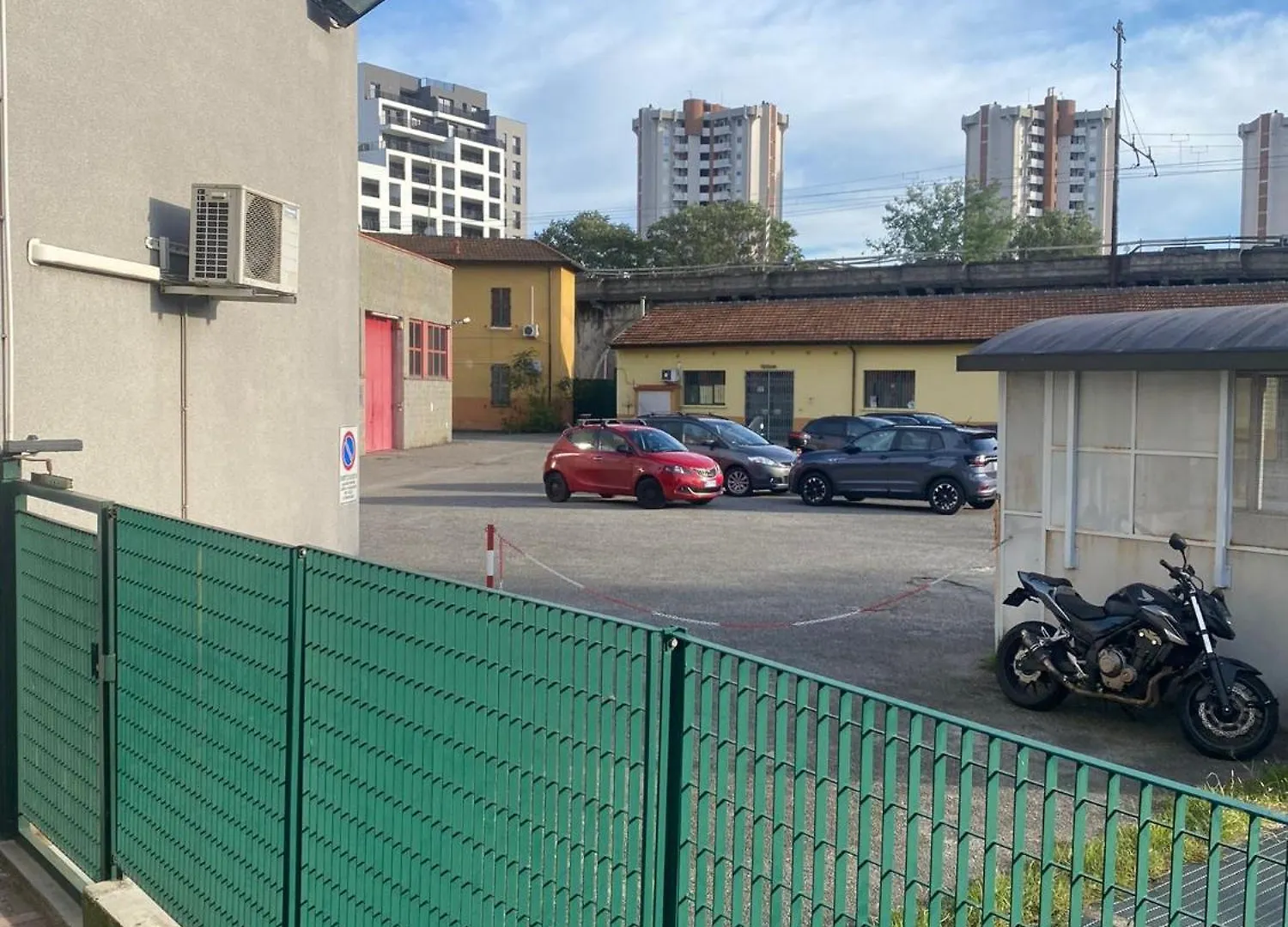 Yea - Your Exclusive Loft Next To Milan Central Station Apartment